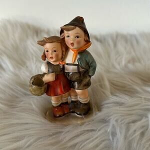 Goebel Hummel | "Surprise" Figurine TMK-2